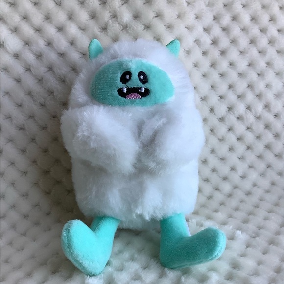 The Petting Zoo Plush Yeti Stuffed Animal Toy White and Teal - Picture 2 of 10